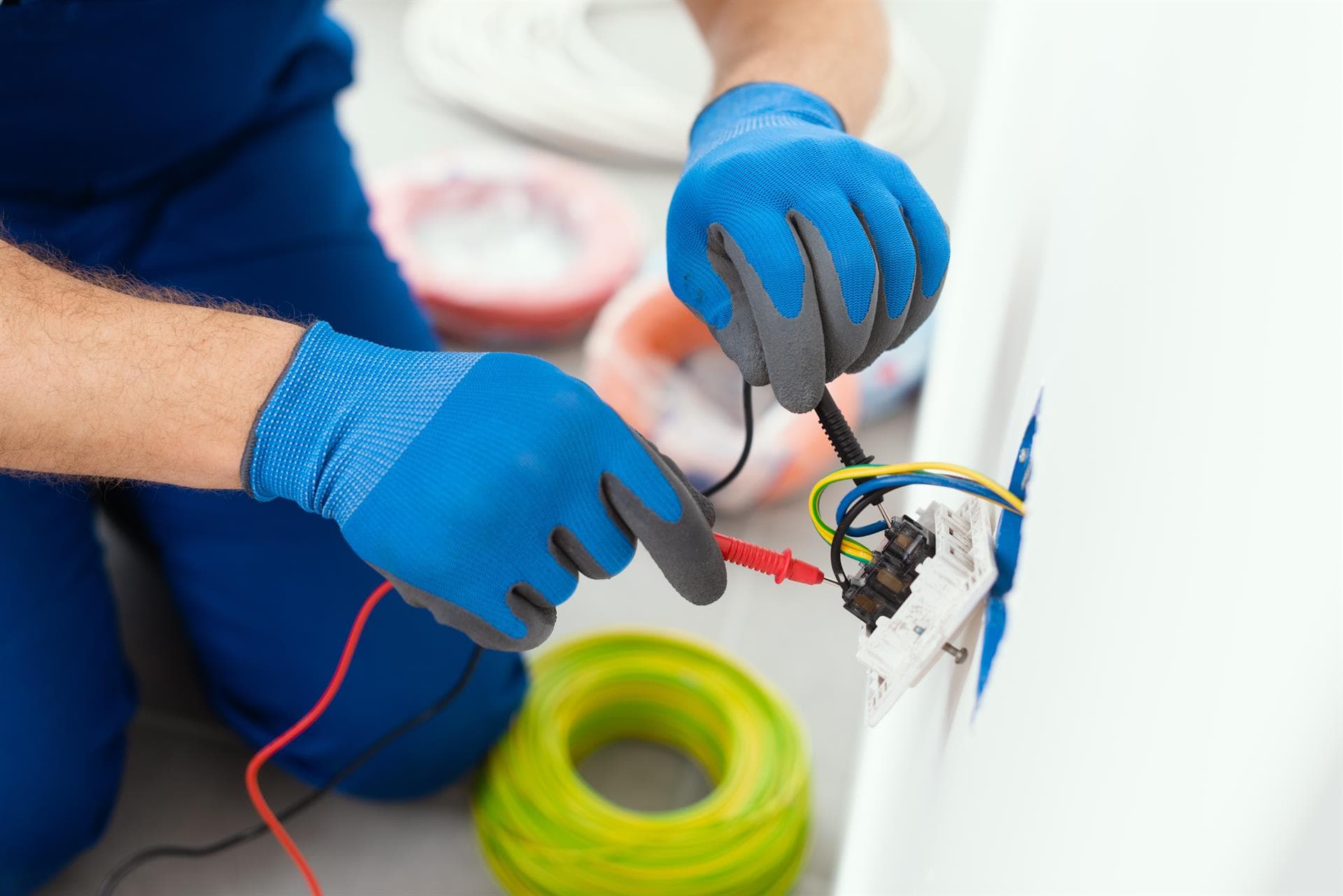 Reparaciones y reformas eléctricas en A Coruña